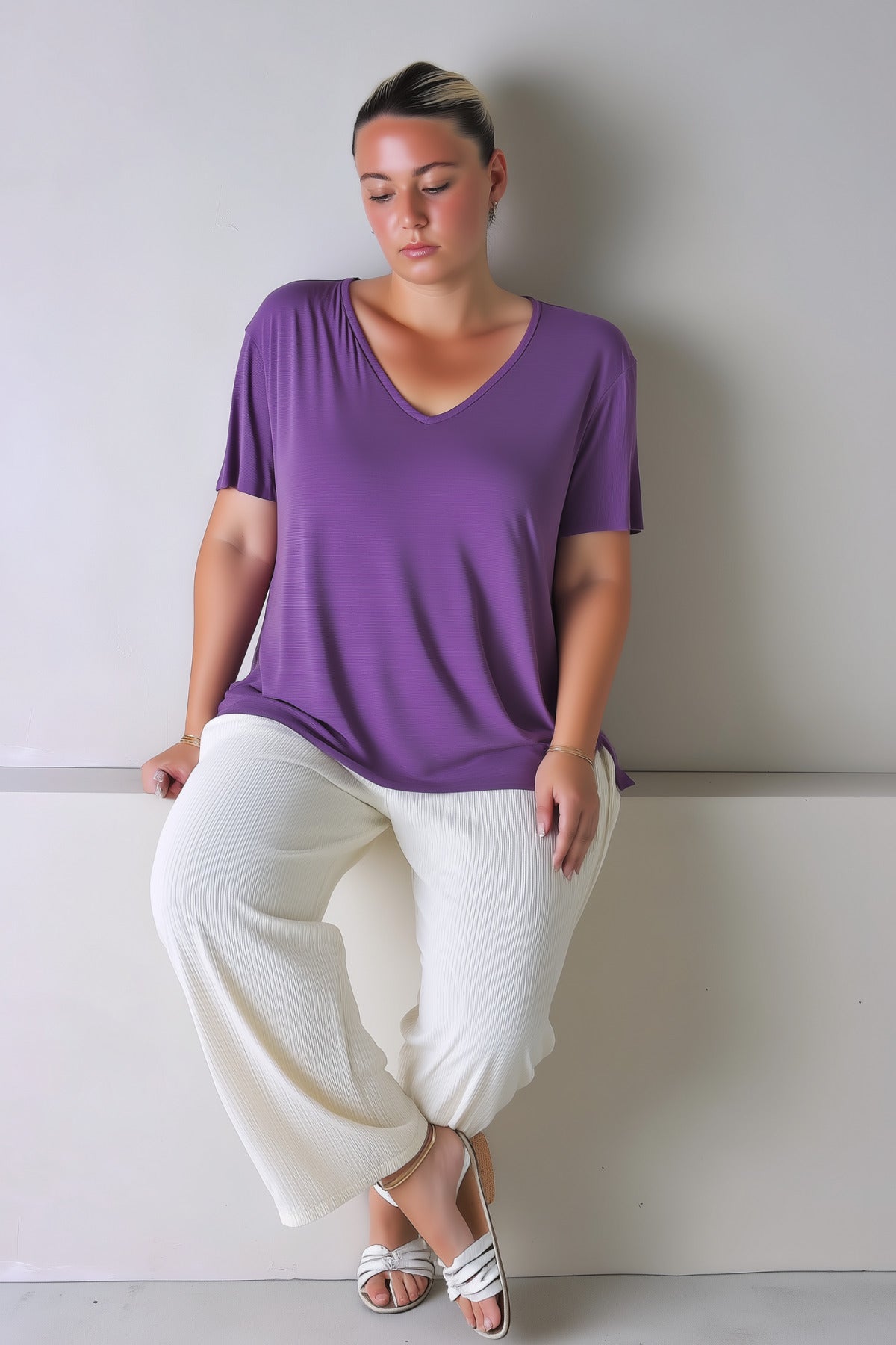 Damen-T-Shirt aus Baumwolle und Viskose mit V-Ausschnitt und Seitenschlitzen, große Größen