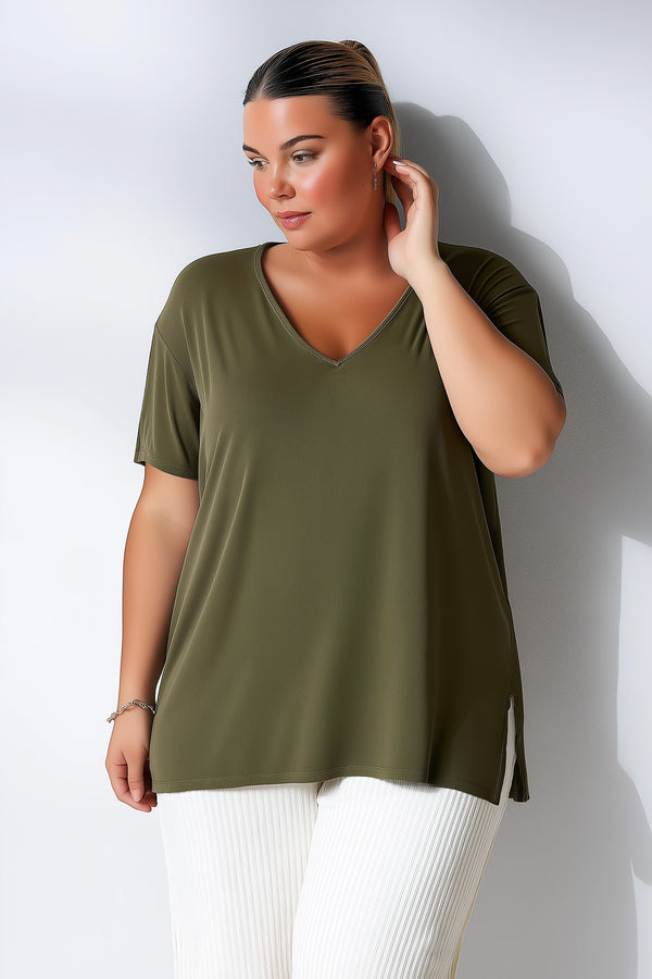 Comodidad sin límites: Camiseta básica con cuello en V