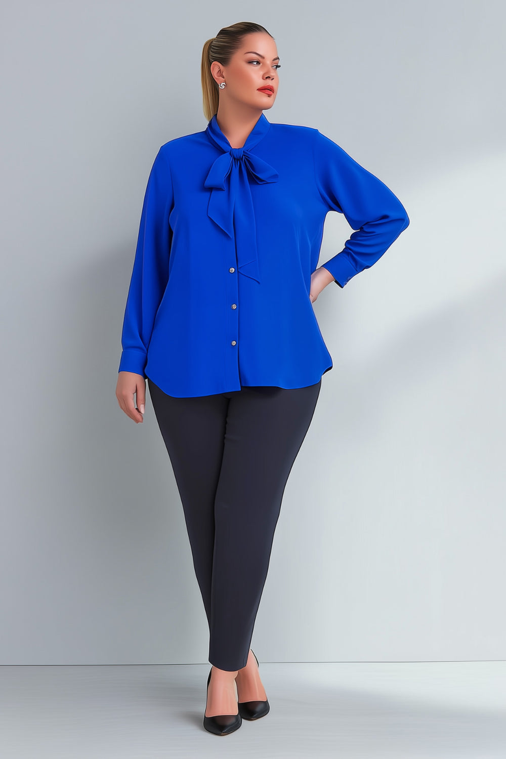 Büyük Beden Kadın  Fiyonk Yakalı Krep Gömlek - Image 10