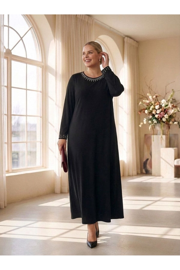 Büyük Beden Siyah Taşlı Uzun Elbise - Yaka ve Kol Ucu İşlemeli - Siyah
