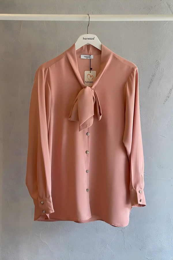 Büyük Beden Kadın  Fiyonk Yakalı Krep Gömlek