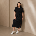 Schwarzes figurformendes Viskosekleid mit Seitenschlitzen in großen Größen