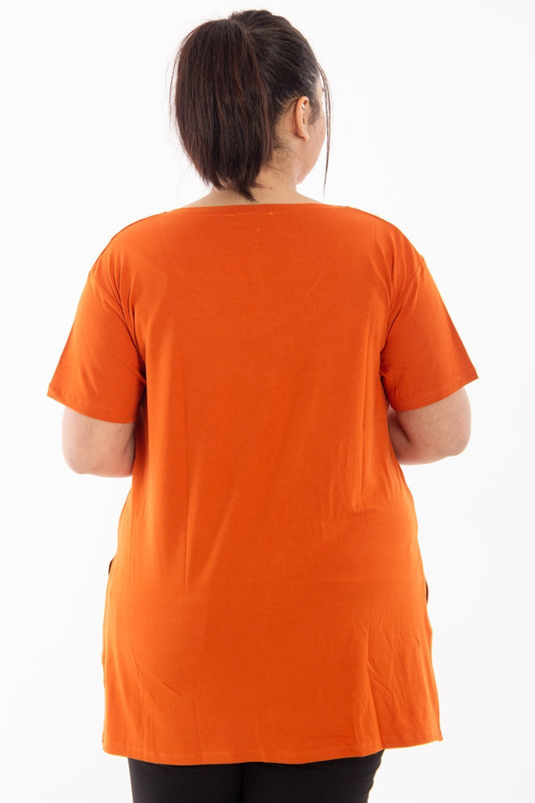 Comodidad sin límites: Camiseta básica con cuello en V