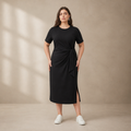 Schwarzes figurformendes Viskosekleid mit Seitenschlitzen in großen Größen