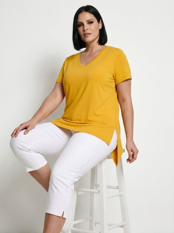 Kadın Büyük Beden V Yaka Yanı Yırtmaçlı  Pamuklu Viskon T- Shirt ( Serifikalı Kumaş )