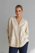 Strickjacke in großen Größen mit Biesen-Details