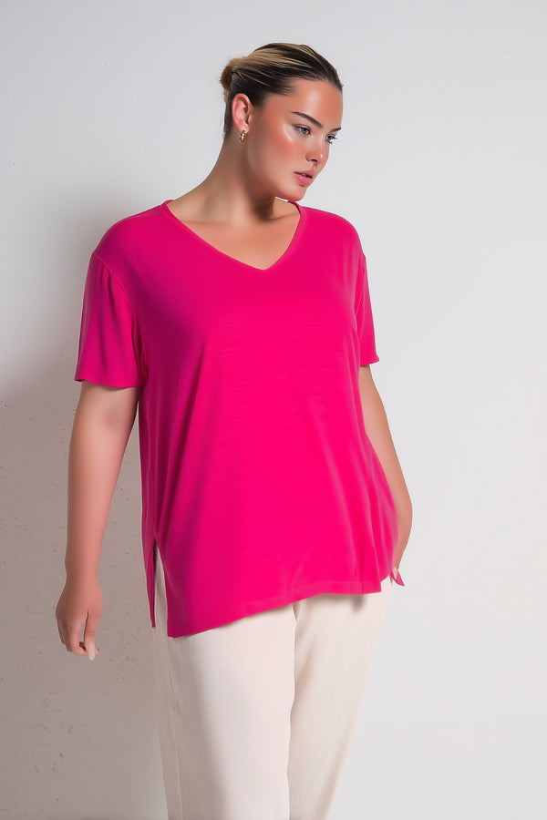 Comodidad sin límites: Camiseta básica con cuello en V