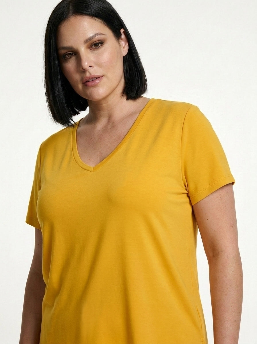 Kadın Büyük Beden V Yaka Yanı Yırtmaçlı  Pamuklu Viskon T- Shirt ( Serifikalı Kumaş ) - Image 85