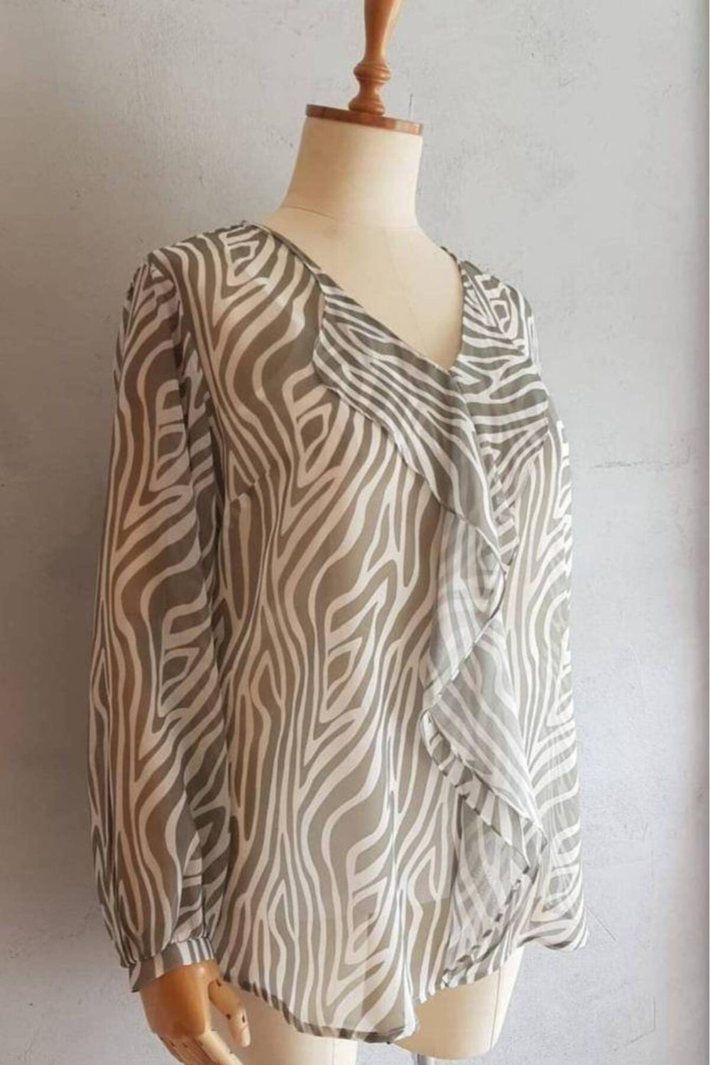 Büyük Beden Kadın  Şifon Fırfırlı Bluz - Astarlı - Image 79