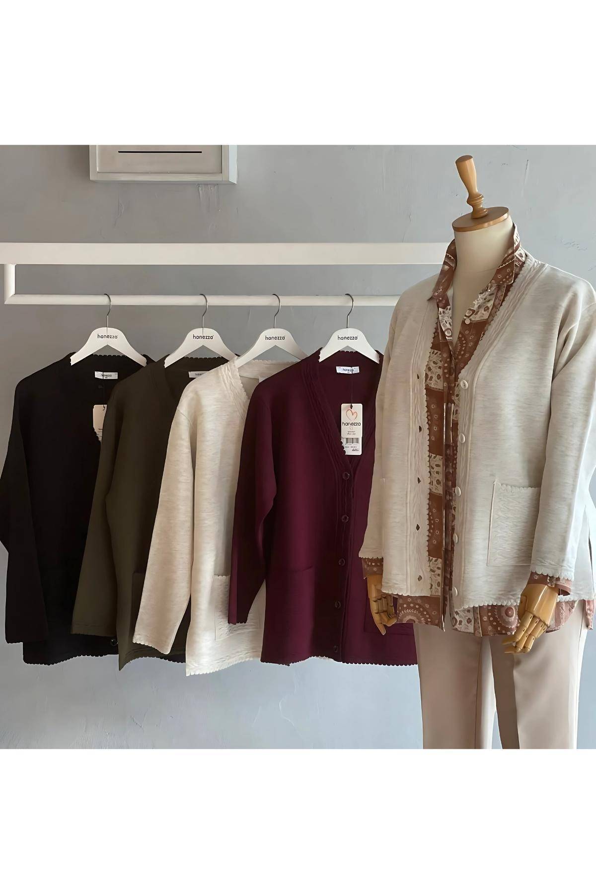 Strickjacke in großen Größen mit Biesen-Details