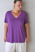 Damen-T-Shirt aus Baumwolle und Viskose mit V-Ausschnitt und Seitenschlitzen, große Größen