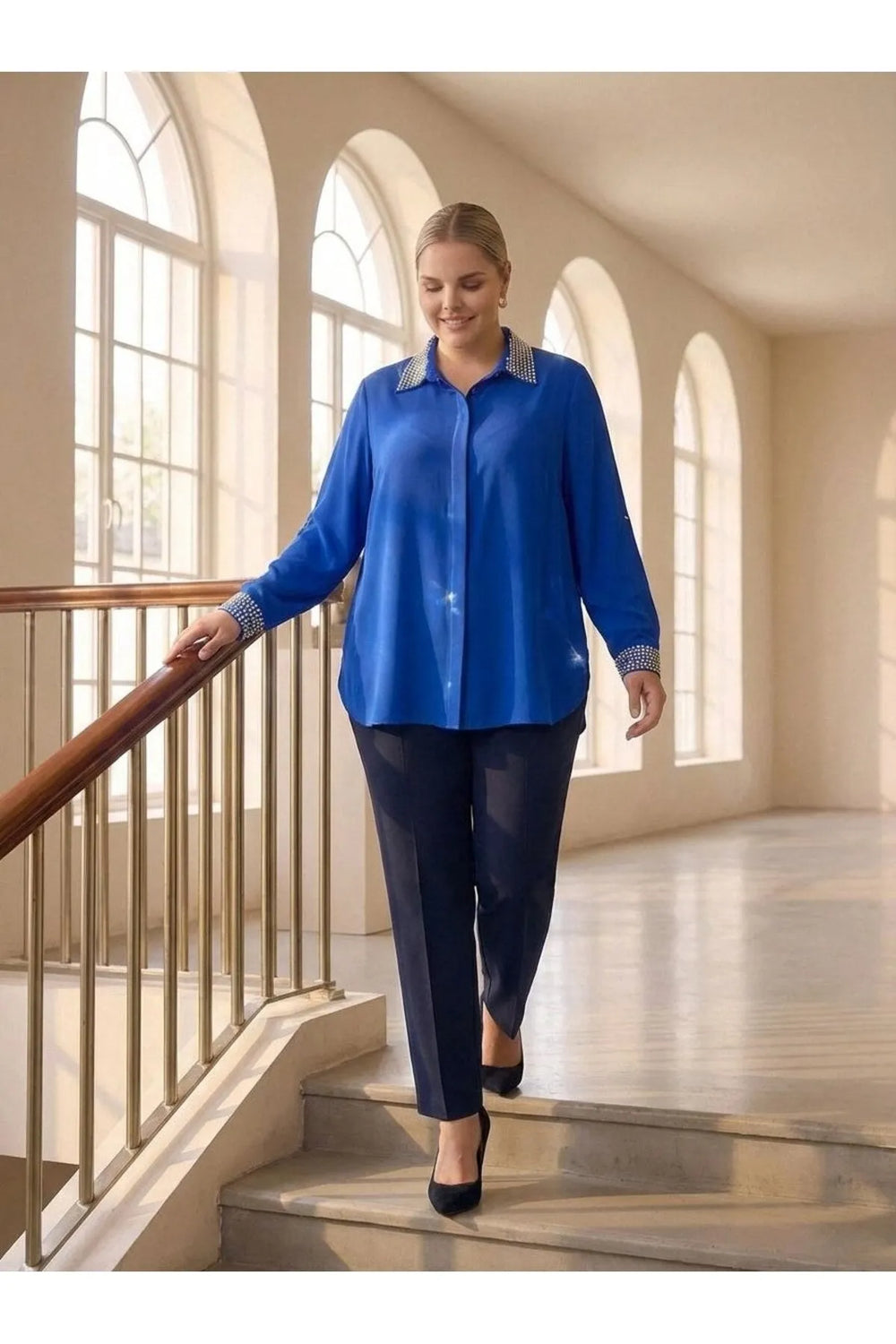 Женская рубашка больших размеров с вышивкой бисером - Image 7