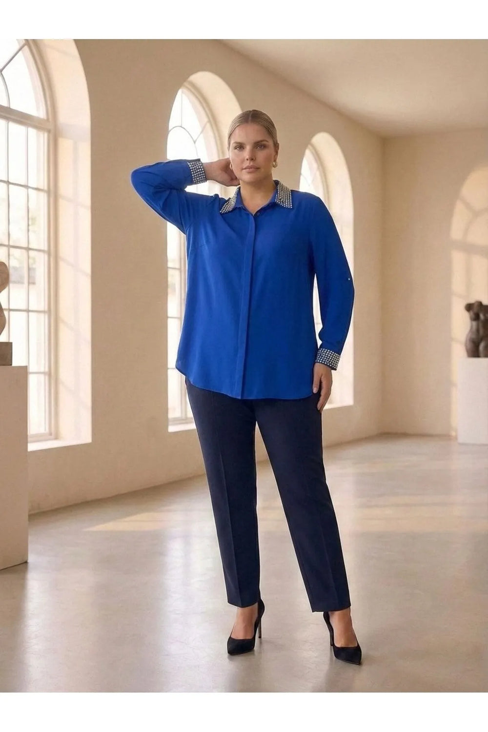 Женская рубашка больших размеров с вышивкой бисером - Image 8