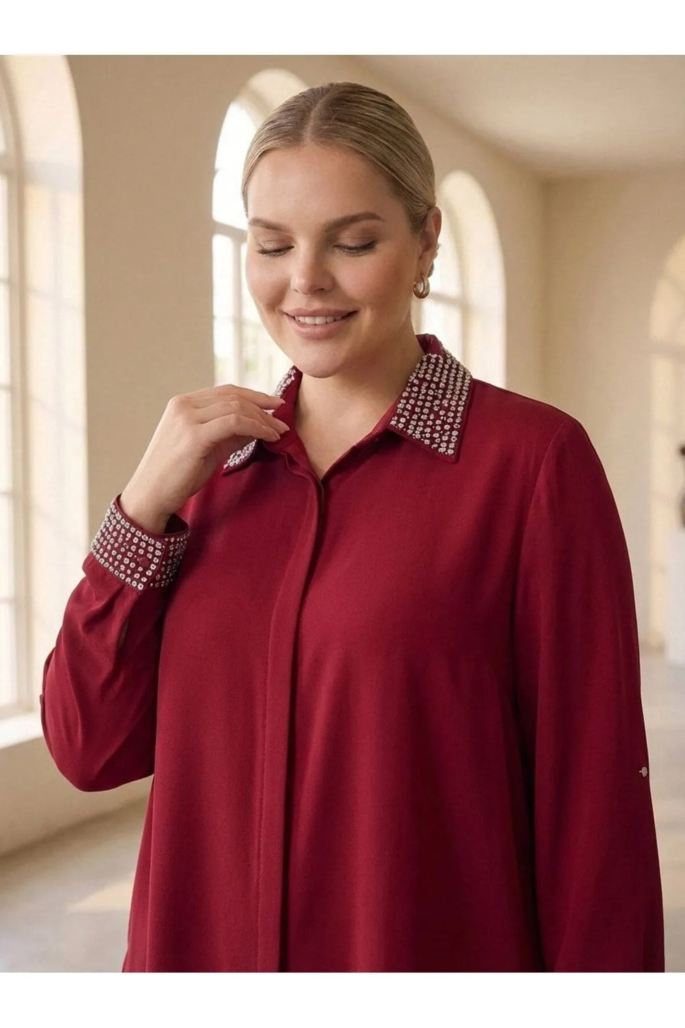 Женская рубашка больших размеров с вышивкой бисером - Image 11