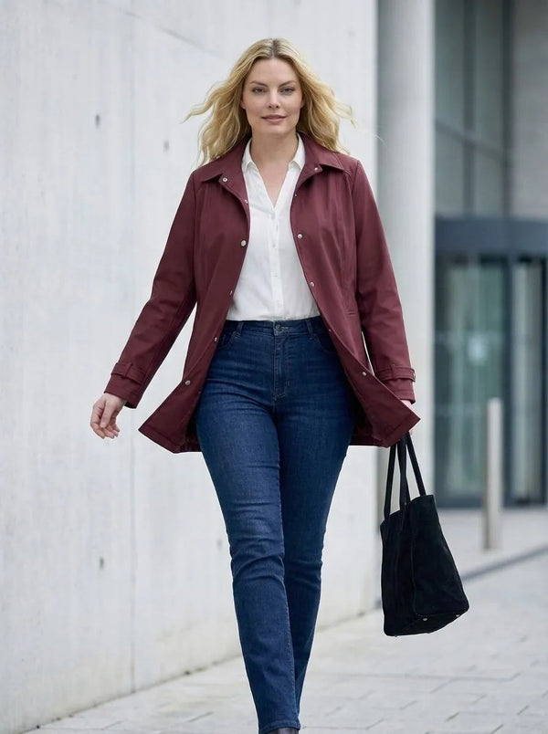 Женский бордовый тренч больших размеров с водоотталкивающим эффектом и комфортным кроем на подкладке