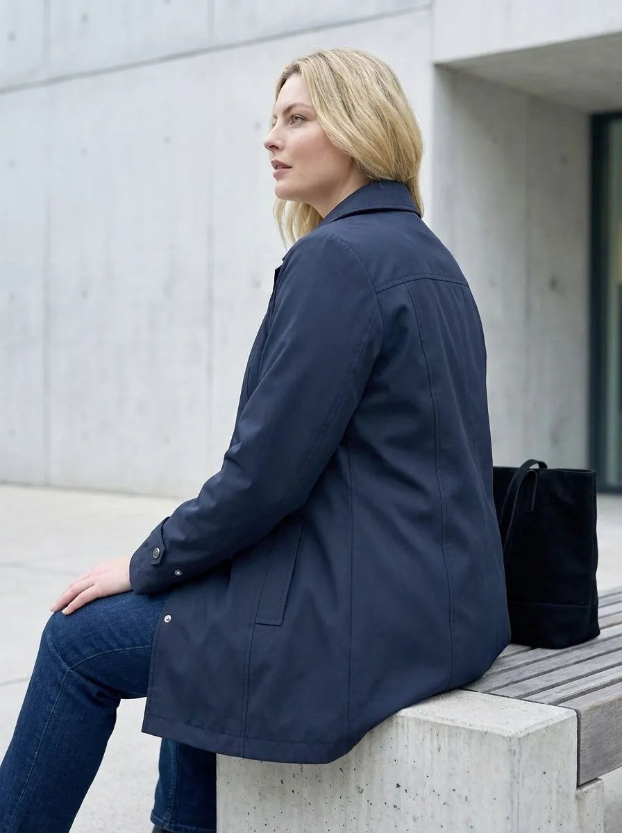 Женский бордовый тренч больших размеров с водоотталкивающим эффектом и комфортным кроем на подкладке - Image 9