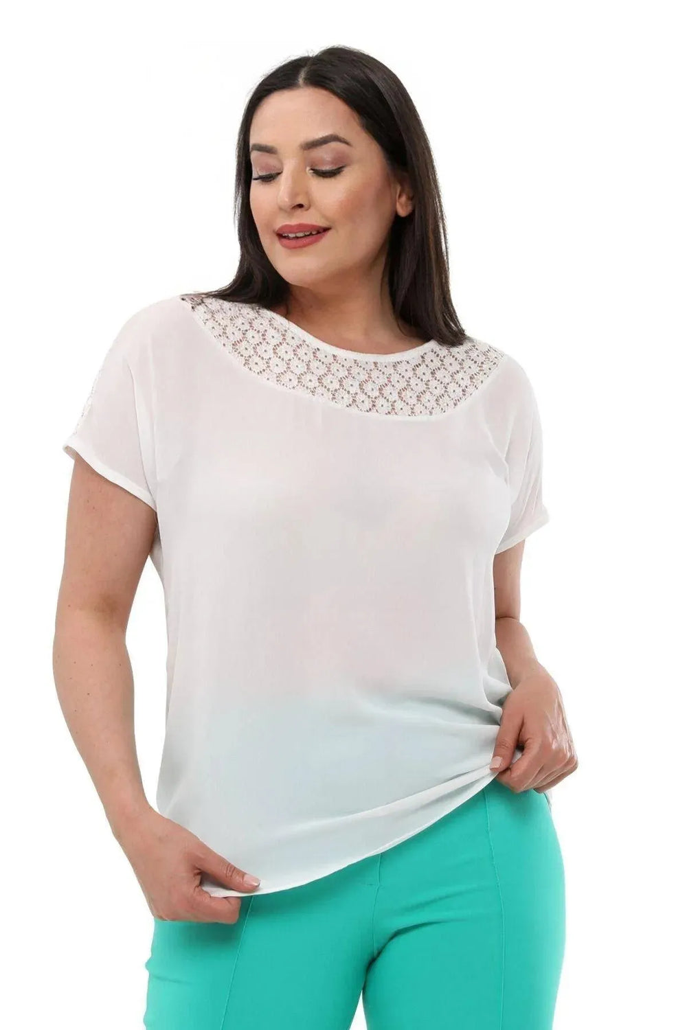 Plus Size Women's Fuchsia Guipure Detailed Short Sleeve Blouse - Image 2