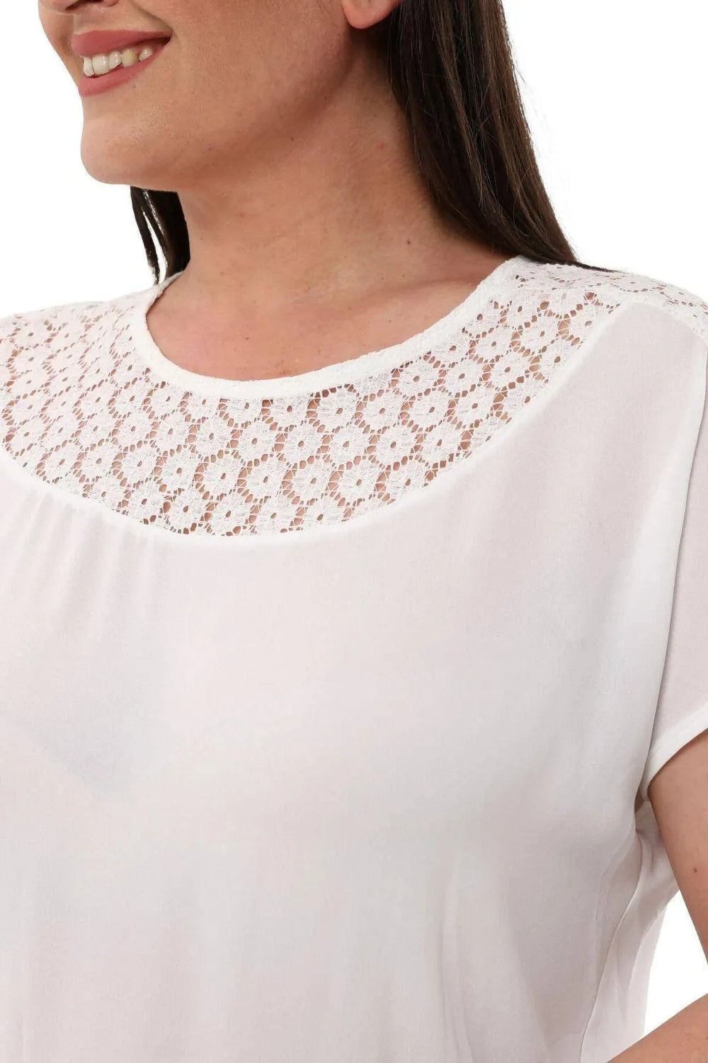 Plus Size Women's Fuchsia Guipure Detailed Short Sleeve Blouse - Image 4