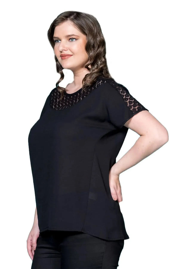 Plus Size Women's Fuchsia Guipure Detailed Short Sleeve Blouse