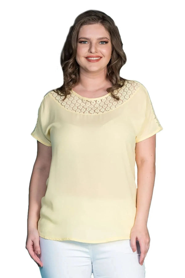 Plus Size Women's Fuchsia Guipure Detailed Short Sleeve Blouse