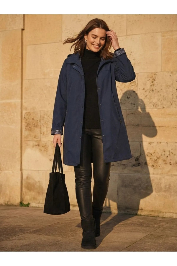 Женский тренчкот больших размеров с капюшоном из бондированного материала — на подкладке