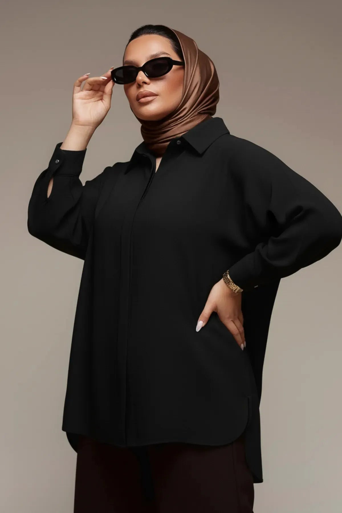 شومیز زنانه سایز بزرگ آجری با دکمه مخفی و پارچه ضدچروک
