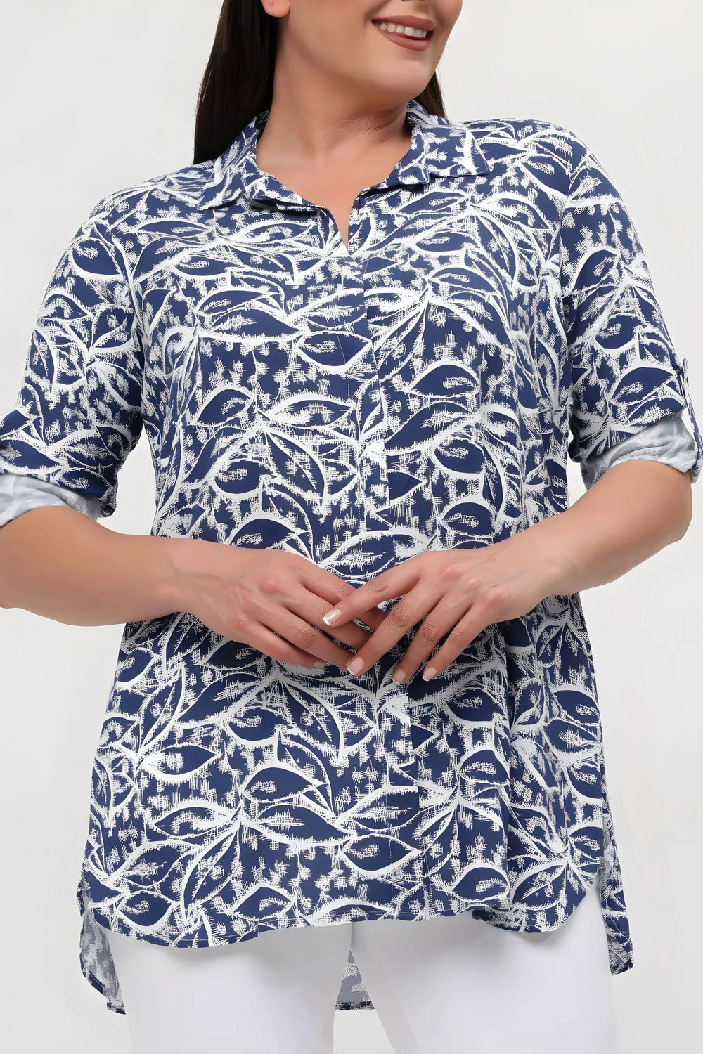 Büyük Beden Kadın Lacivert Desenli Pamuklu Viskon Gömlek - Image 3
