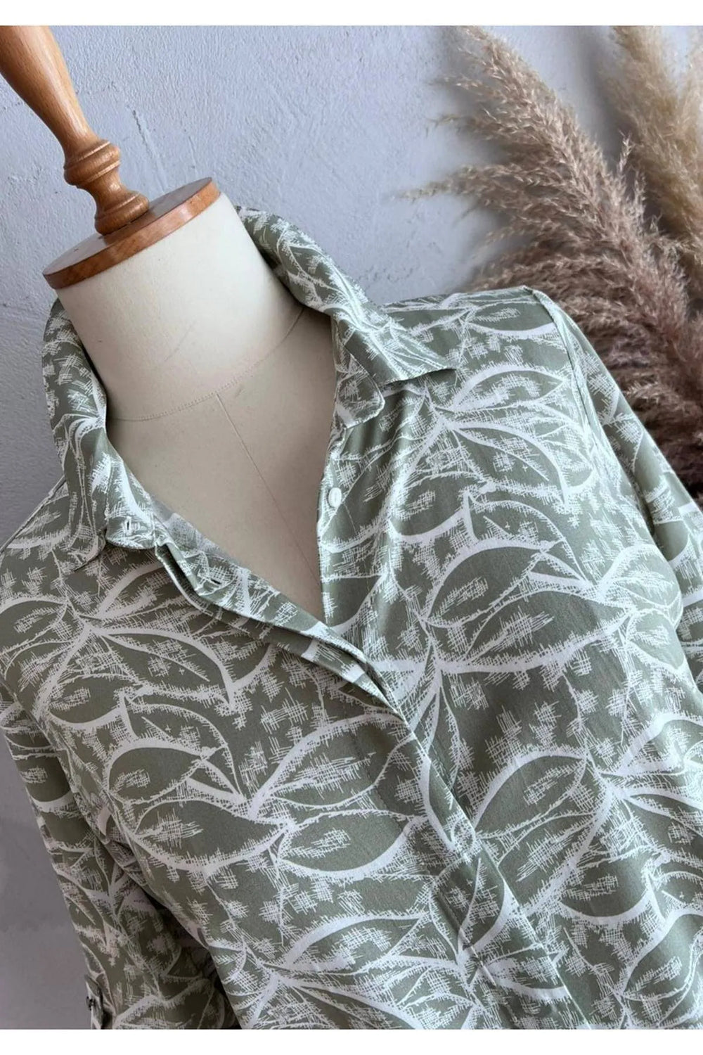 Büyük Beden Kadın Lacivert Desenli Pamuklu Viskon Gömlek - Image 6