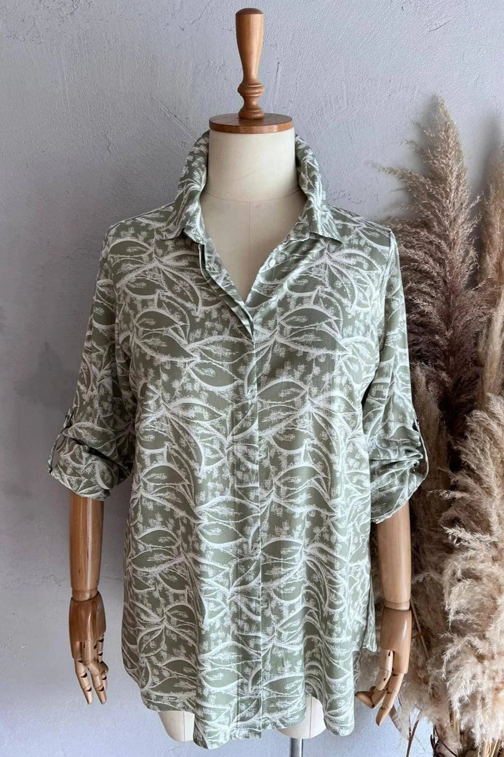 Büyük Beden Kadın Lacivert Desenli Pamuklu Viskon Gömlek - Image 7