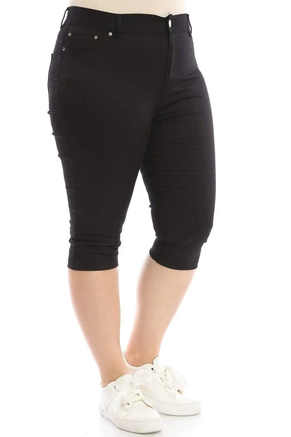 Познакомьтесь с комфортом больших размеров: бермуды из эластичного канваса