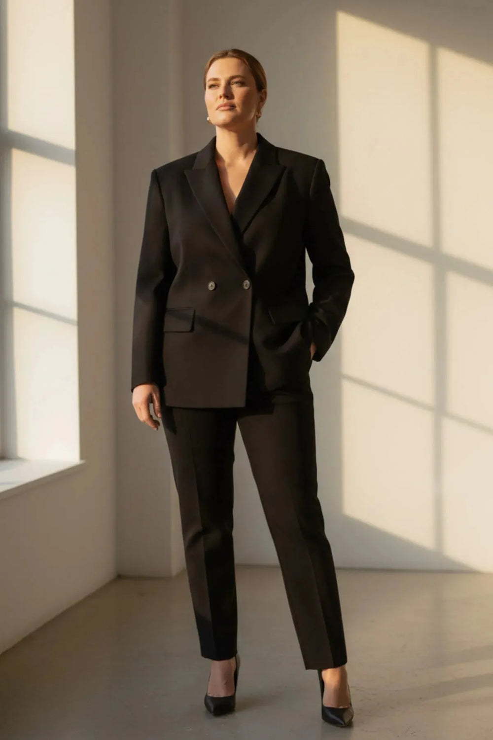 Женский жакет-блейзер больших размеров оверсайз с подкладкой и подплечниками - Image 4