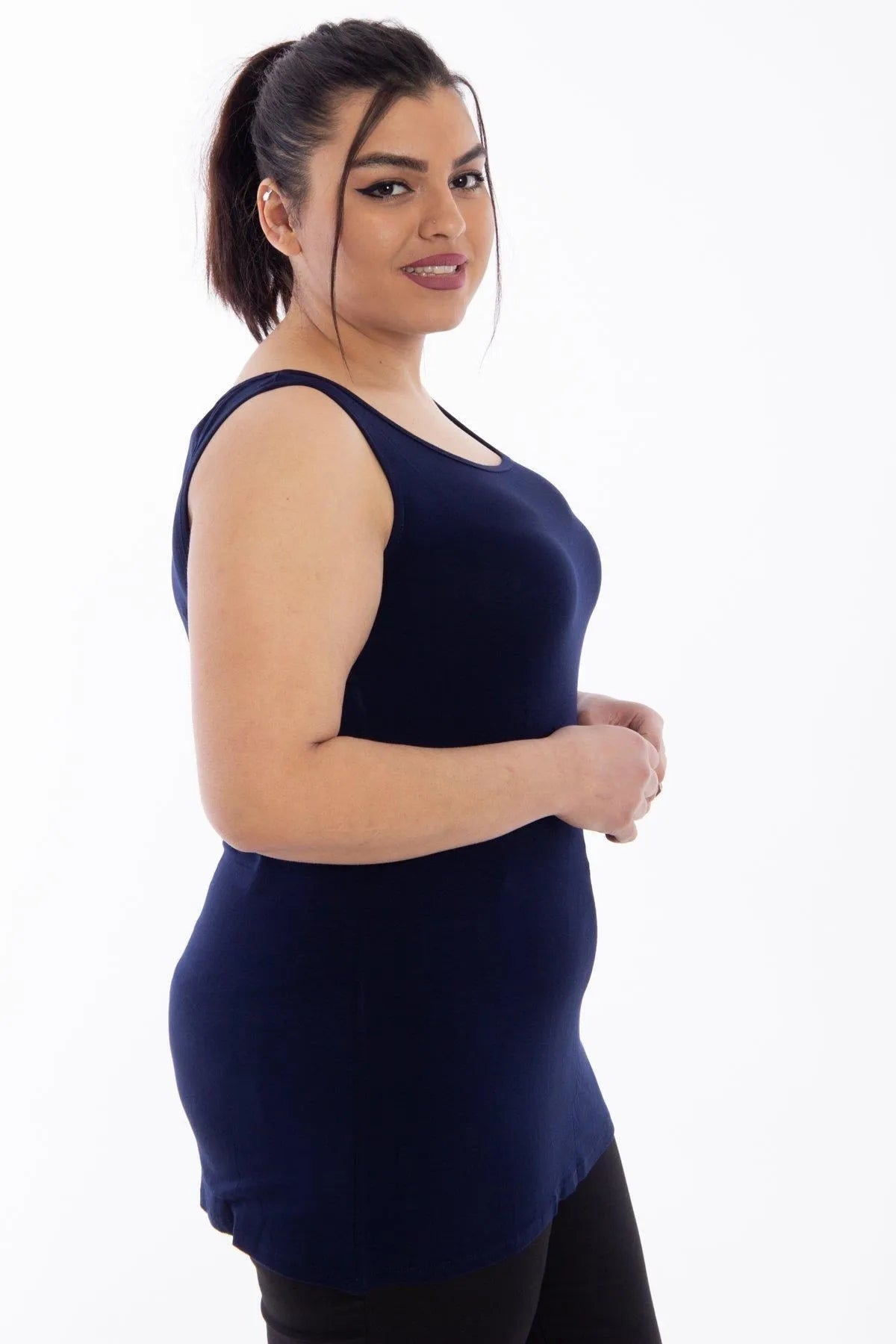 Damen Plus Size Basic T-Shirt aus Baumwoll-Viscose-Gemisch mit breiten Trägern (Zertifizierter Stoff)
