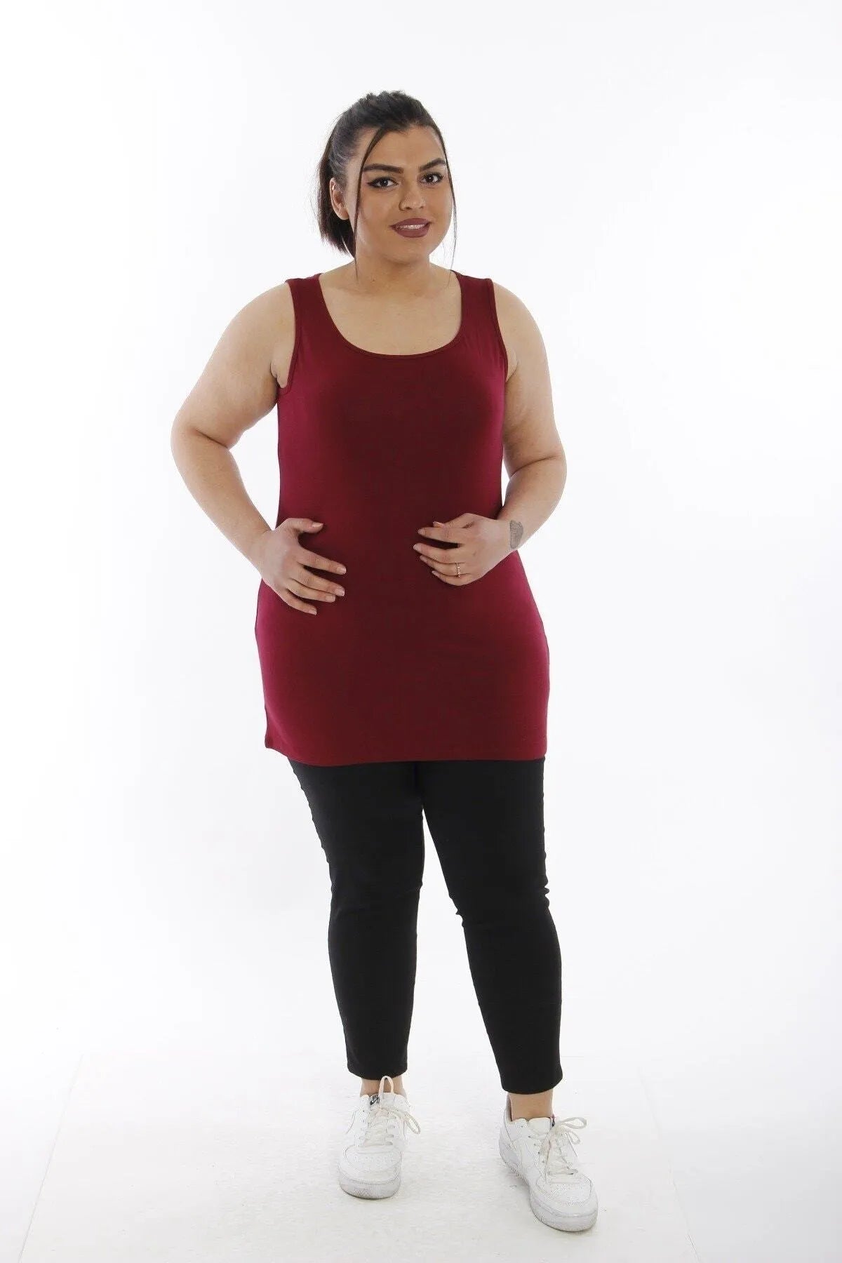 Damen Plus Size Basic T-Shirt aus Baumwoll-Viscose-Gemisch mit breiten Trägern (Zertifizierter Stoff)