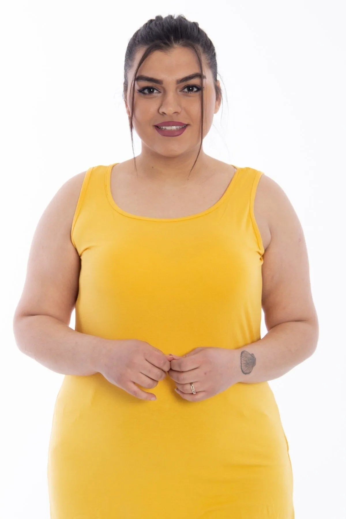 Büyük Beden Kadın Büyük Beden Kadın Pamuklu Viskon Kumaş Geniş Askılı Basic T-shirt ( Sertifikalı Kumaş ) Büyük Beden T-Shirt [Sarı] [Düz]