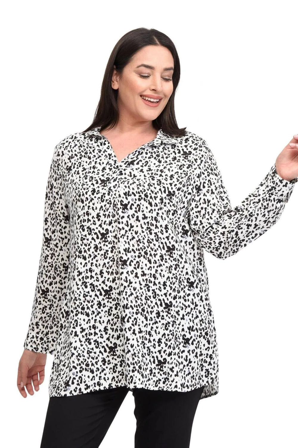 بلوزة مقاس كبير بنقشة جلد الفهد: تجتمع فيها الأناقة والراحة - Image 3
