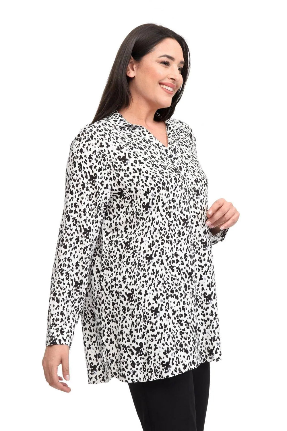 بلوزة مقاس كبير بنقشة جلد الفهد: تجتمع فيها الأناقة والراحة - Image 4