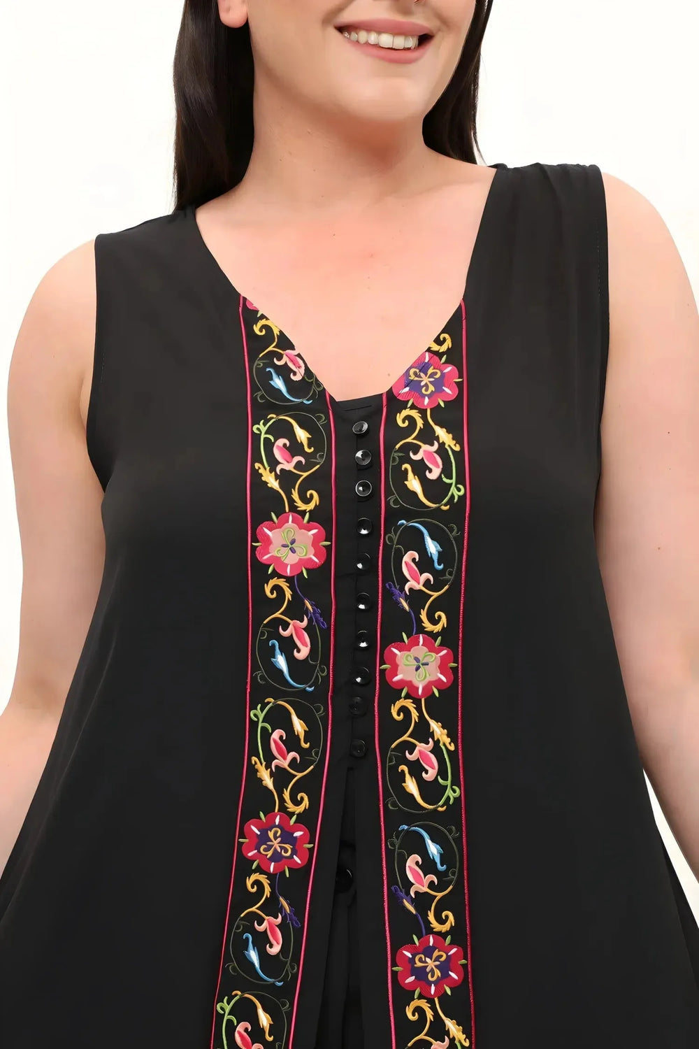 Жилет больших размеров из крепа с вышивкой — Черно-белые летние образы - Image 7