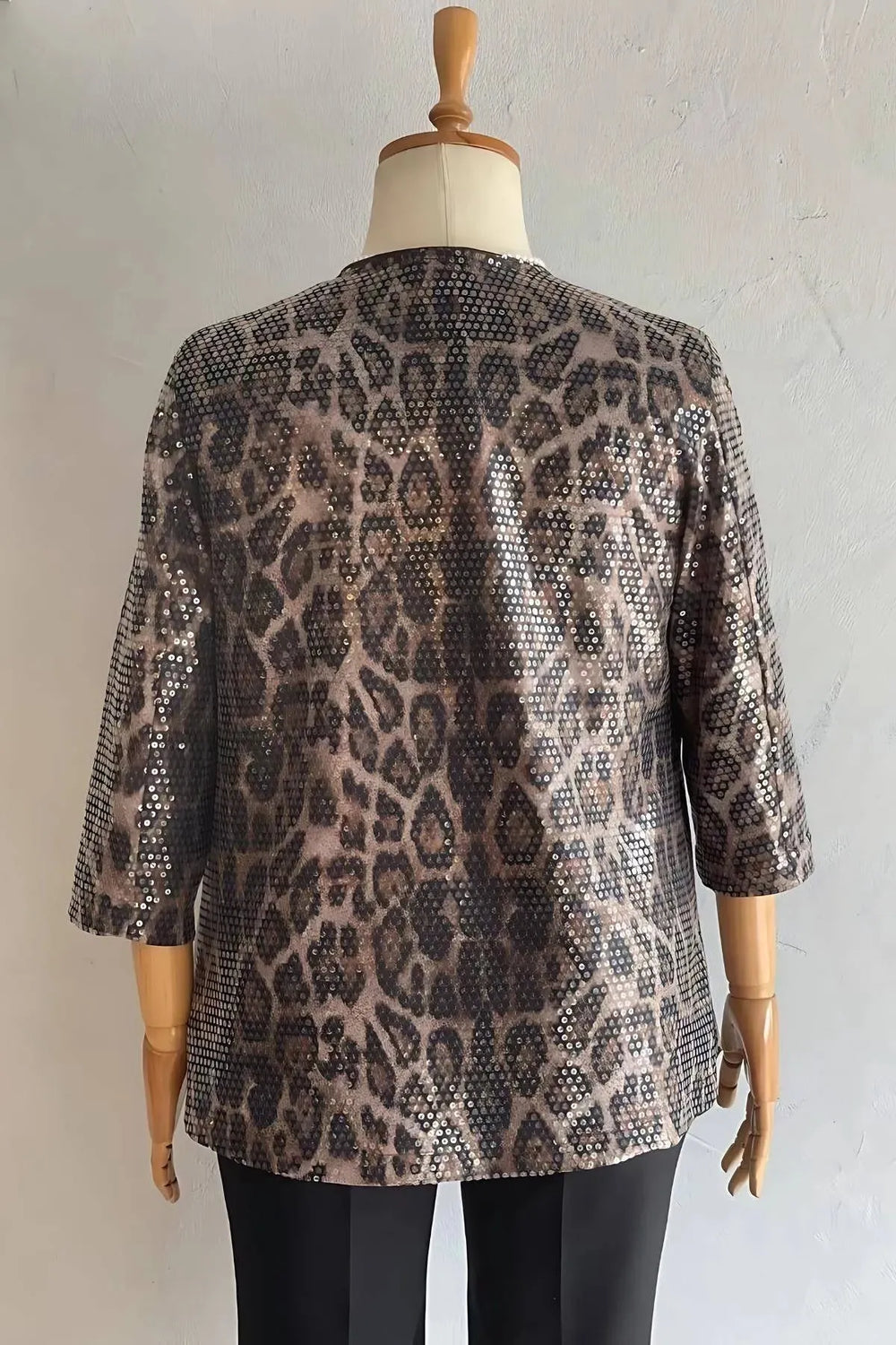 Жакет-накидка вечерний с леопардовым принтом – Стильный блейзер с рукавом 3/4 – Большие размеры - Image 4