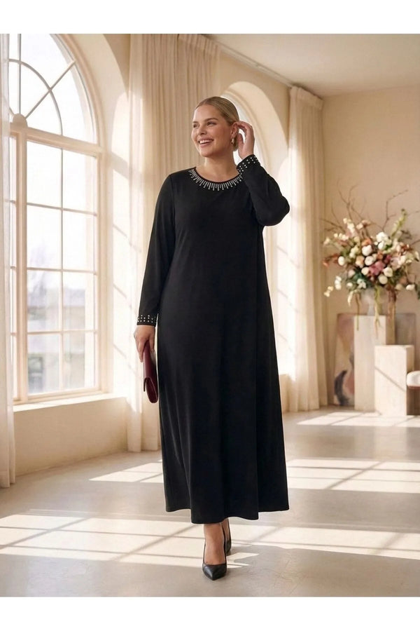 Büyük Beden Kadın Büyük Beden Siyah Taşlı Uzun Elbise - Yaka ve Kol Ucu İşlemeli Büyük Beden Elbise Siyah Düz