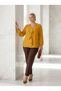 Elegante Plus Size Abendbluse mit Rüschen - Nadelspitze & Perlendetails - Jessica-Stoff