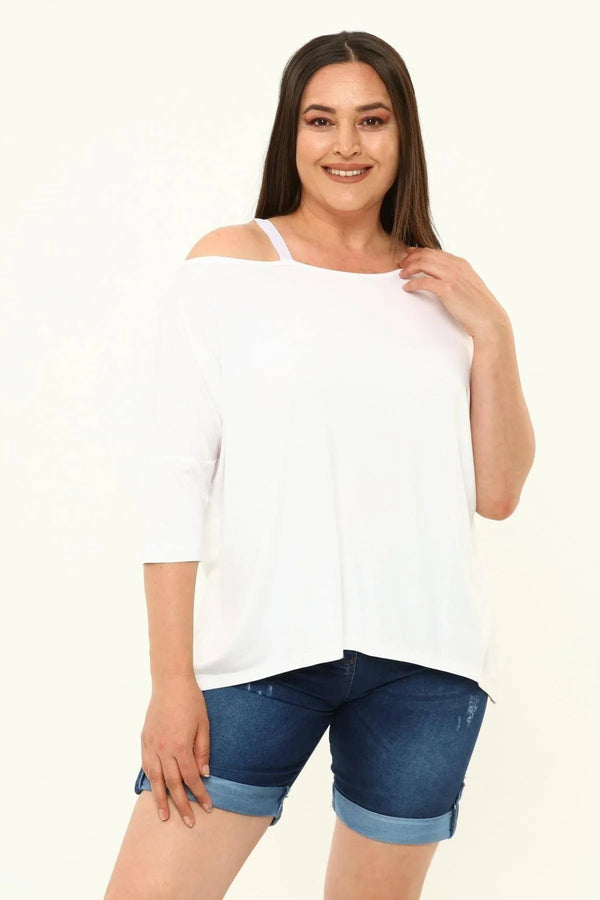 بلوزة فيسكوز بأكتاف مكشوفة: مصممة للنساء ذوات المقاسات الكبيرة