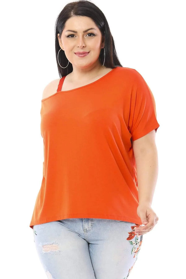 بلوزة فيسكوز بأكتاف مكشوفة: مصممة للنساء ذوات المقاسات الكبيرة