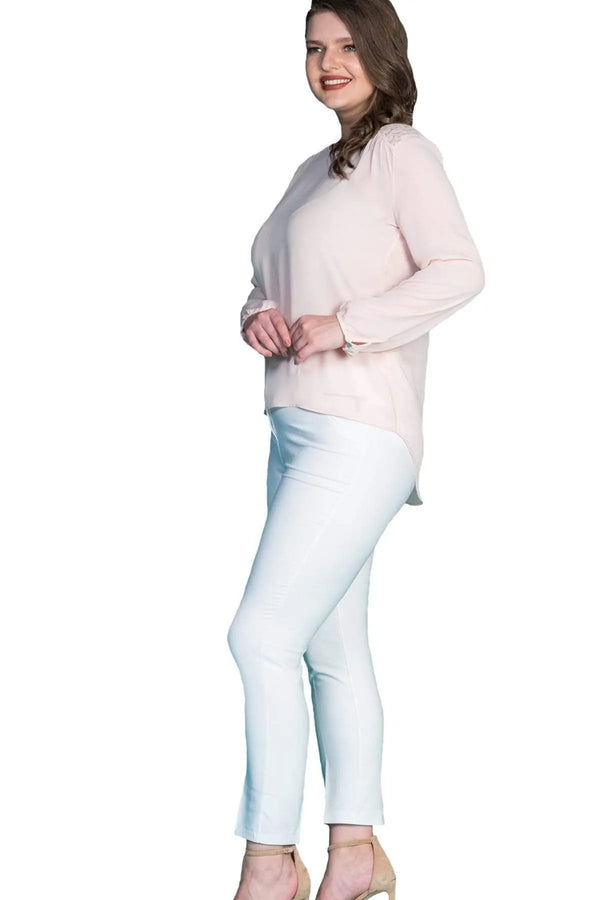 Теперь почувствуйте себя особенной: блузка из крепа с кружевными вставками на плечах