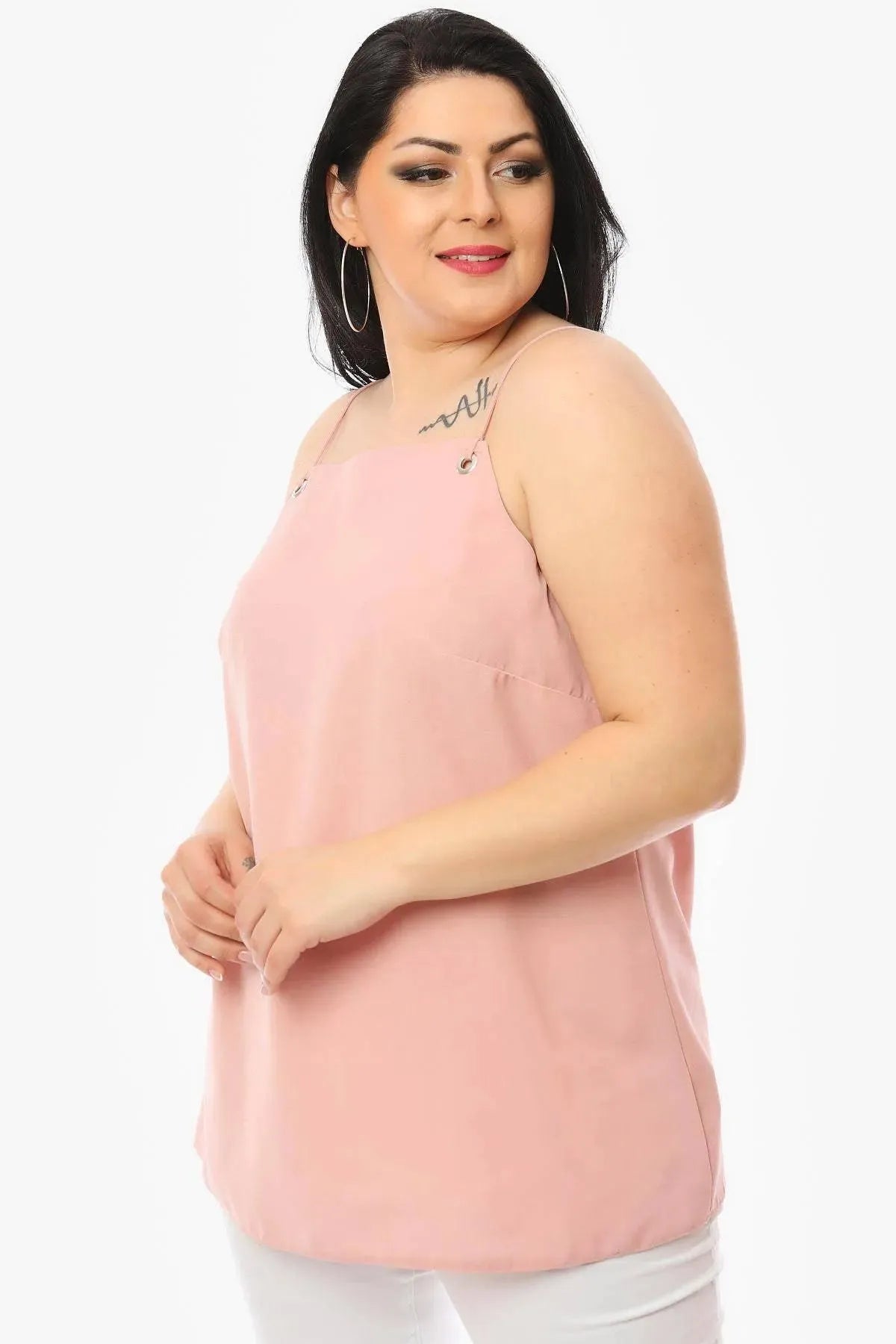 Büyük Beden Kadın Hanezza Büyük Beden Çiçek Desenli Krep Kumaş İp Askılı Bluz Büyük Beden Bluz Pembe Krep Kumaş