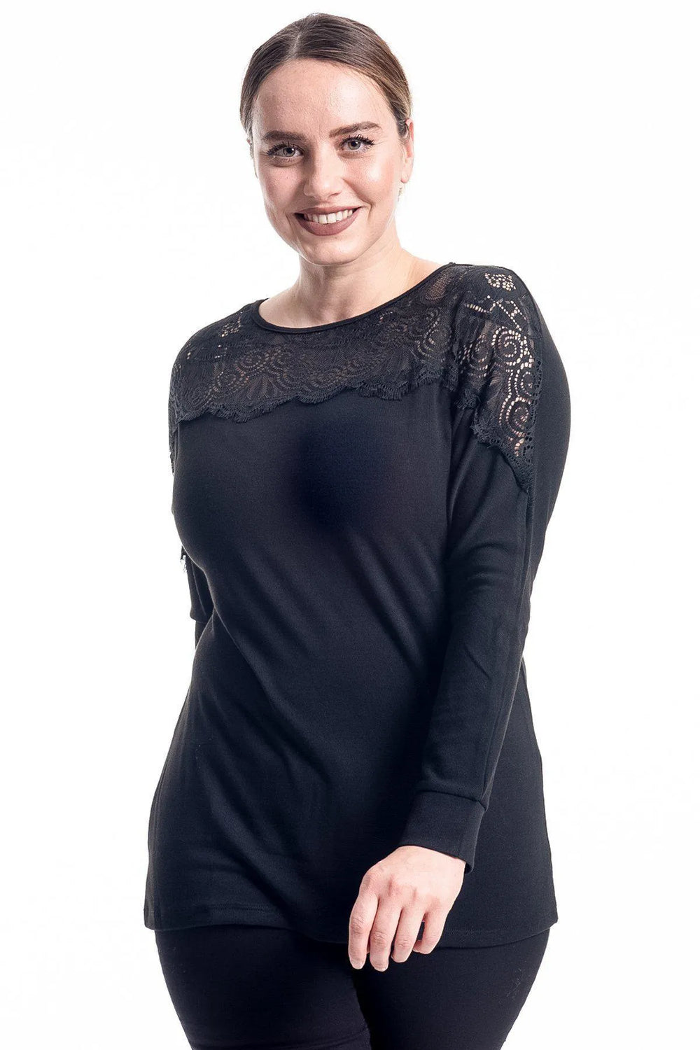 حان الوقت لاقتناص الأناقة: بلوزة هانزا ذات الرباط الأمامي والدانتيل متوفرة الآن - Image 1