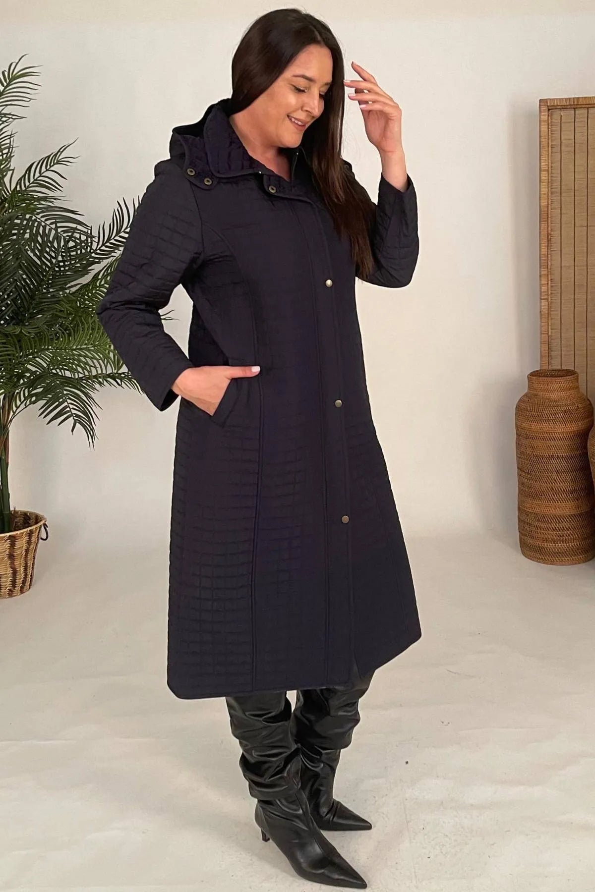 HANEZZA Wasserdichter Steppmantel - Plus Size mit Kapuze