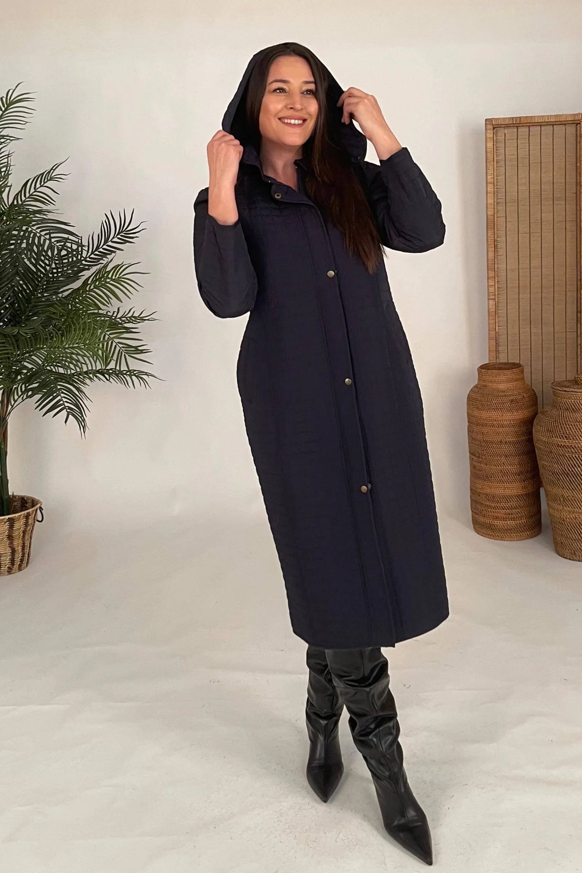 HANEZZA Wasserdichter Steppmantel - Plus Size mit Kapuze