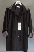 Wasserdichter Hanezza Kapuzen-Trenchcoat für große Größen im minimalistischen Stil