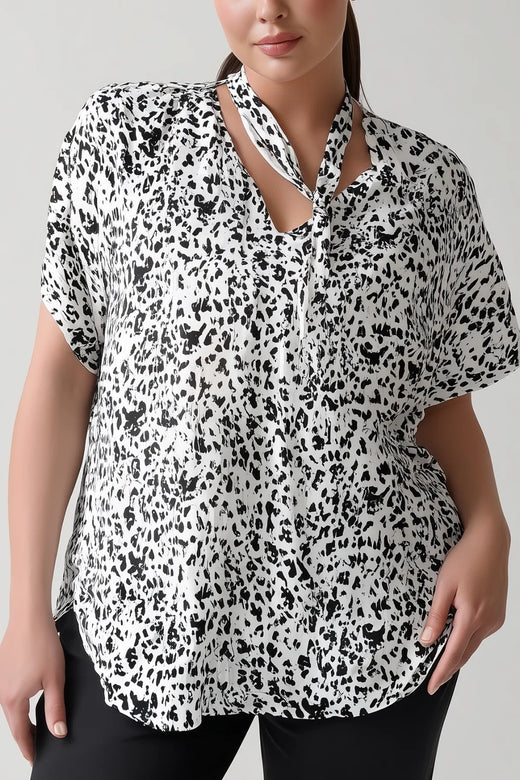 Blouse Hanezza en viscose grande taille à col lavallière et manches chauve-souris