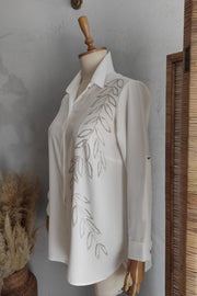 Büyük Beden Kadın Jessica El İşlemeli Abiye Gömlek Büyük Beden - Polyester Kumaş Büyük Beden Gömlek Beyaz Yaprak Desenli